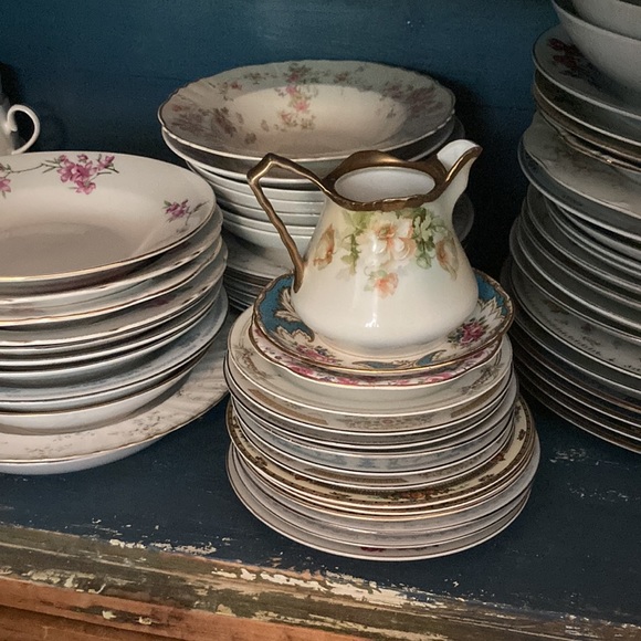 Beyer&Bock Royal Rudolstadt porcelain creamer, peonies floral pattern - Picture 14 of 14